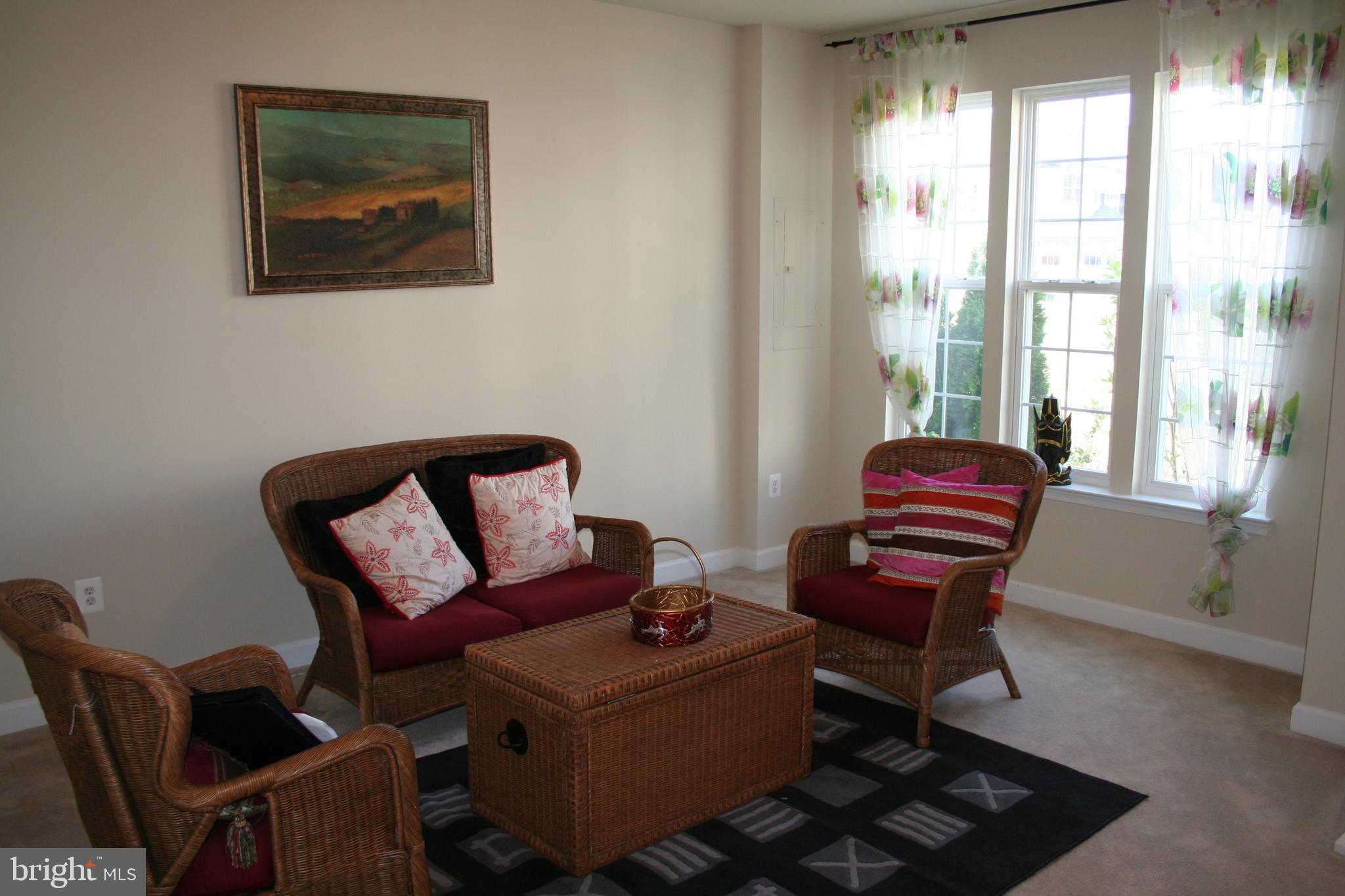 BELMONT CENTER - Residential Lease