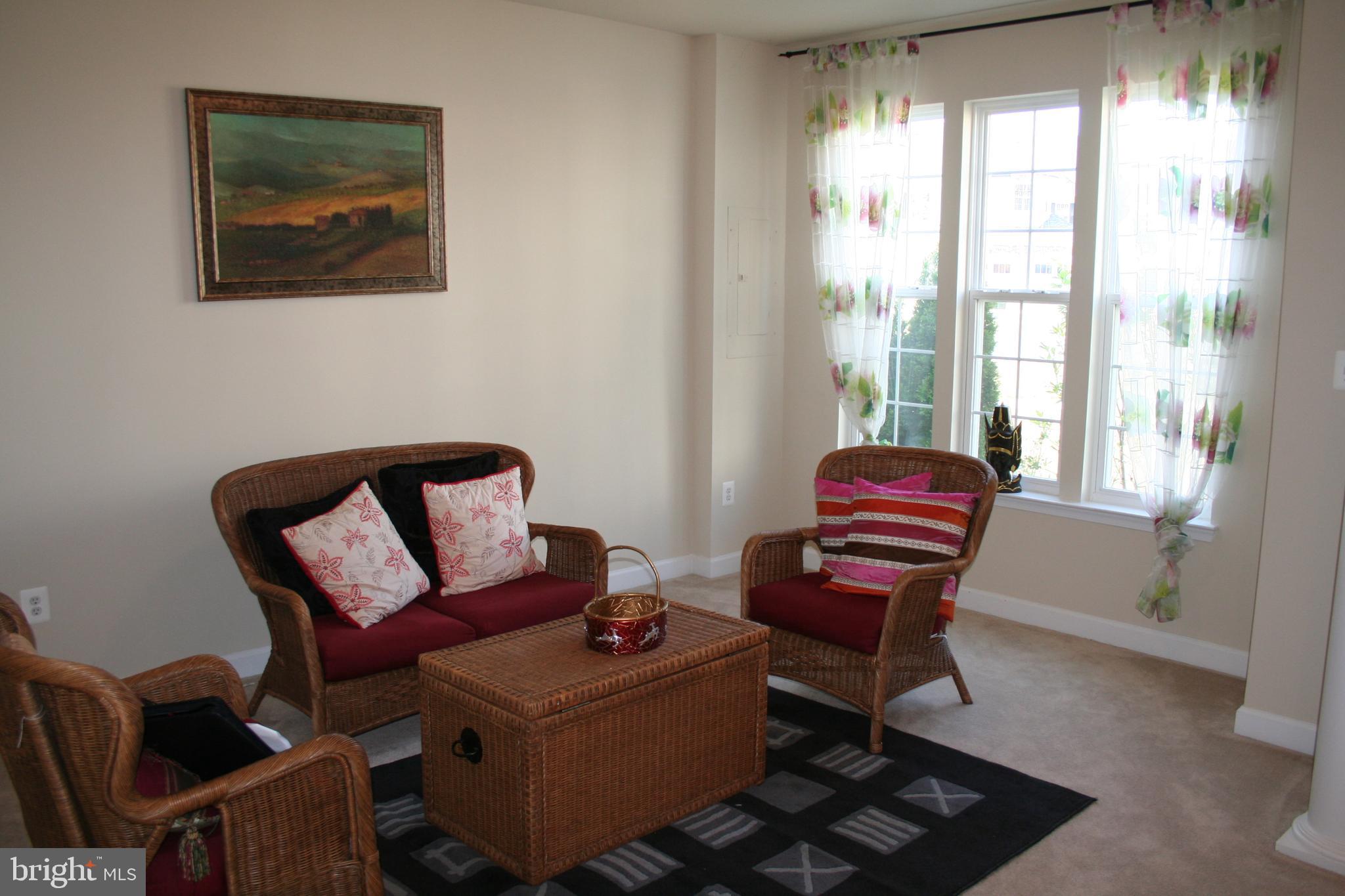 BELMONT CENTER - Residential Lease