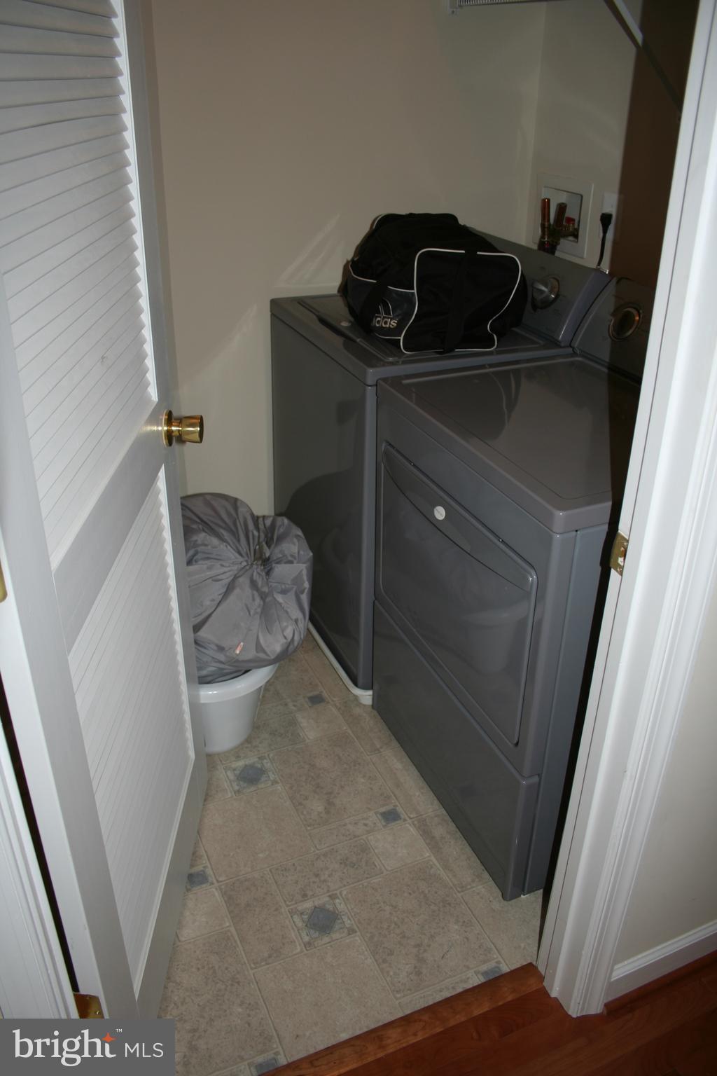 BELMONT CENTER - Residential Lease