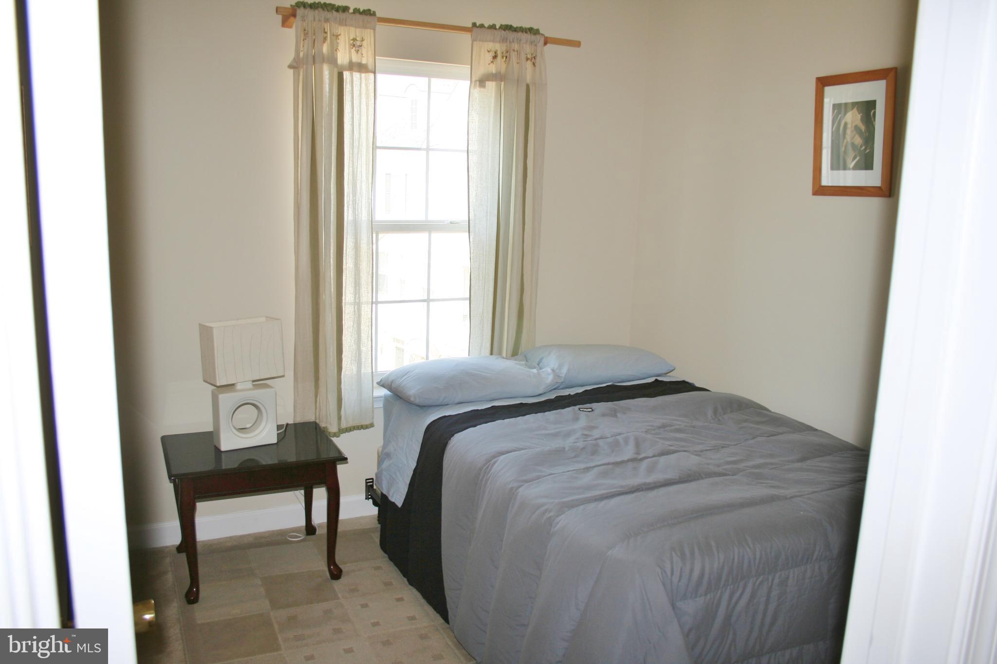 BELMONT CENTER - Residential Lease