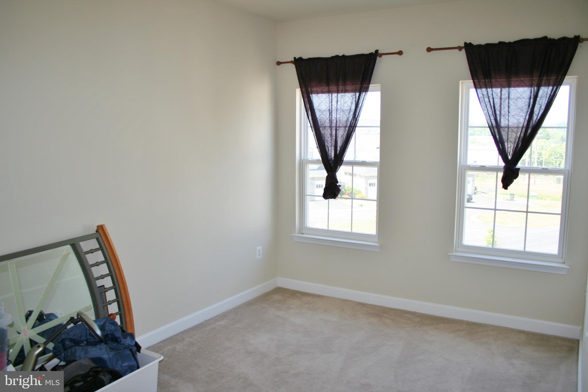 BELMONT CENTER - Residential Lease