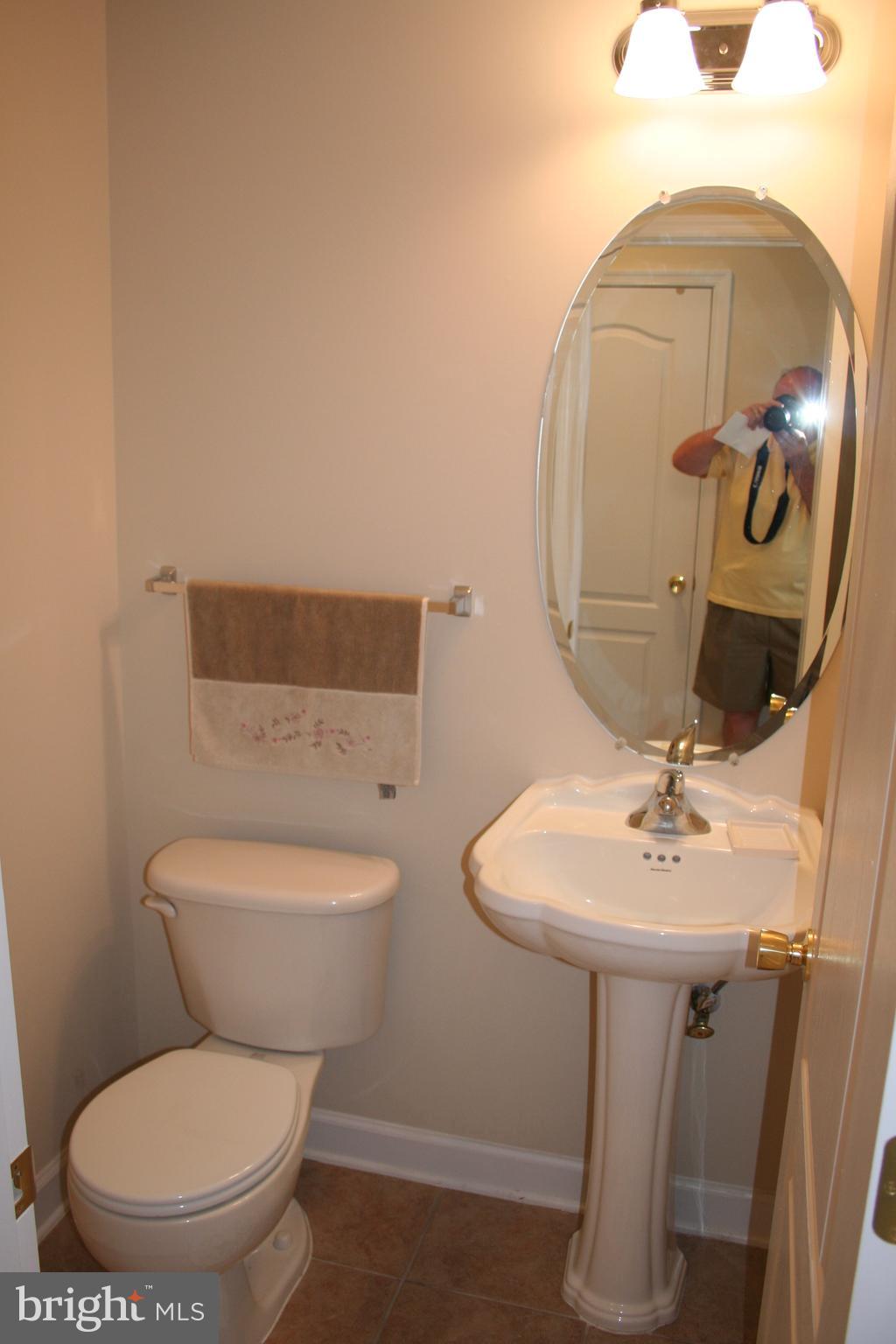 BELMONT CENTER - Residential Lease