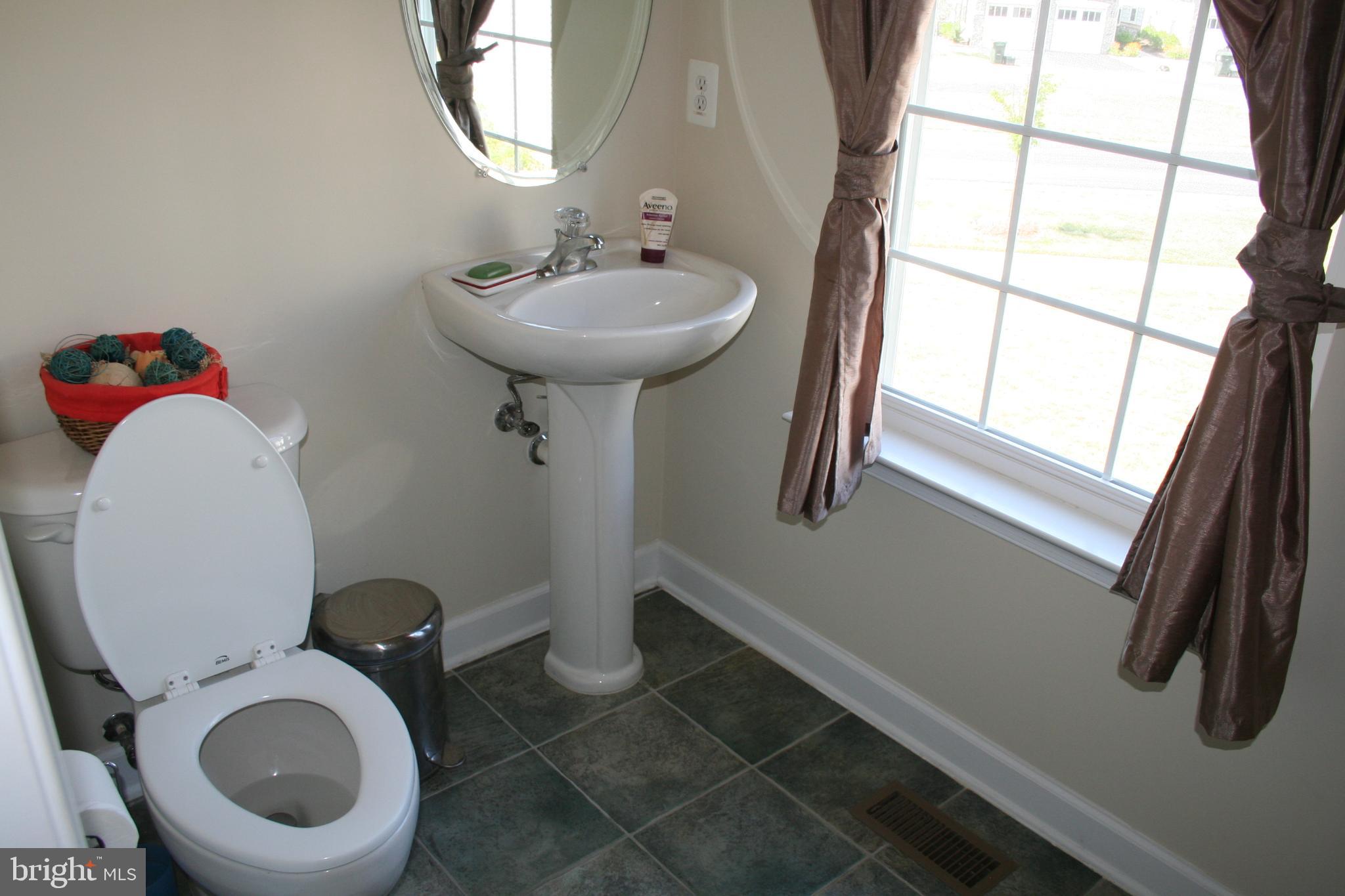 BELMONT CENTER - Residential Lease