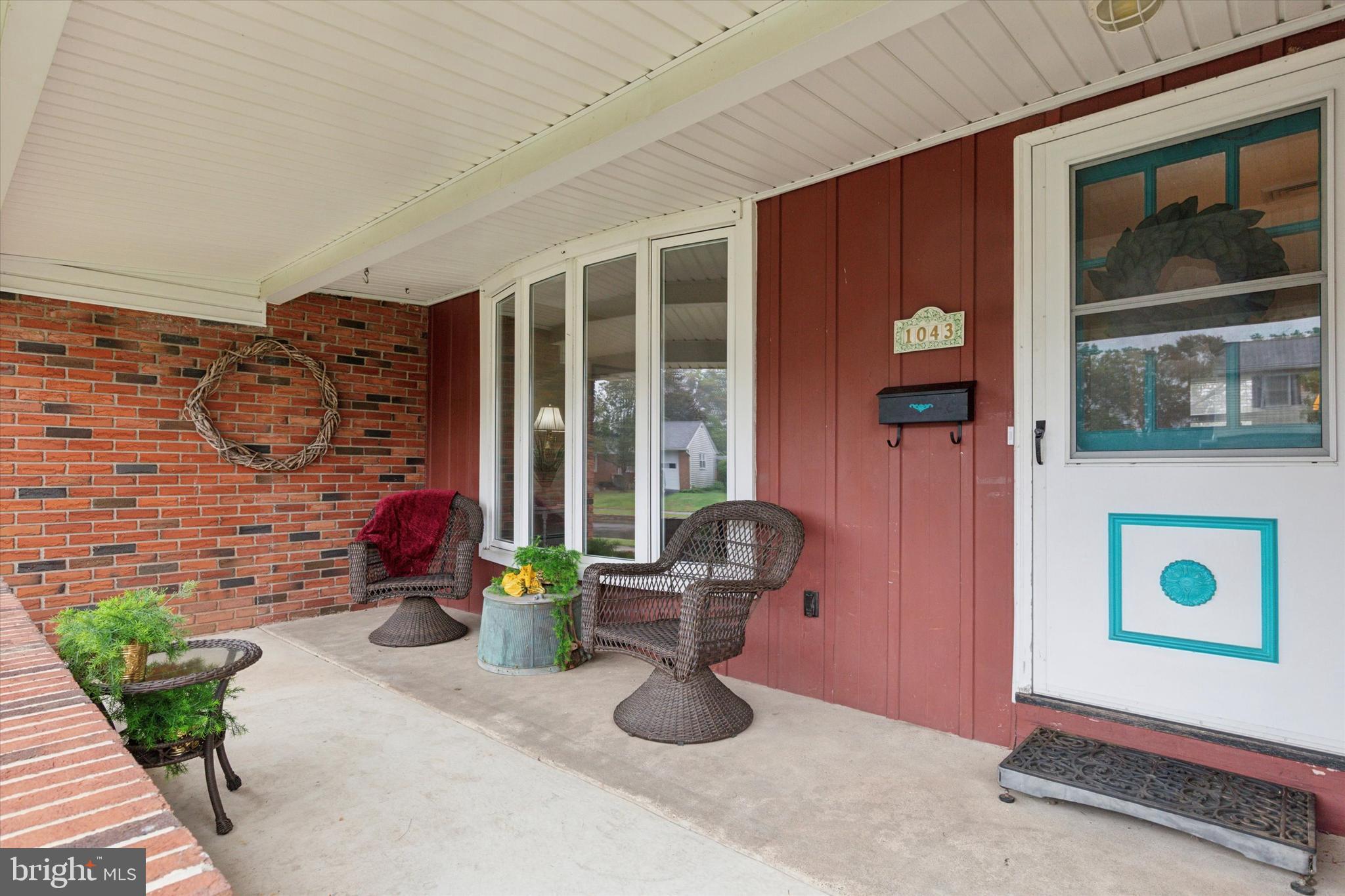 1043 BROOKFIELD CIRCLE