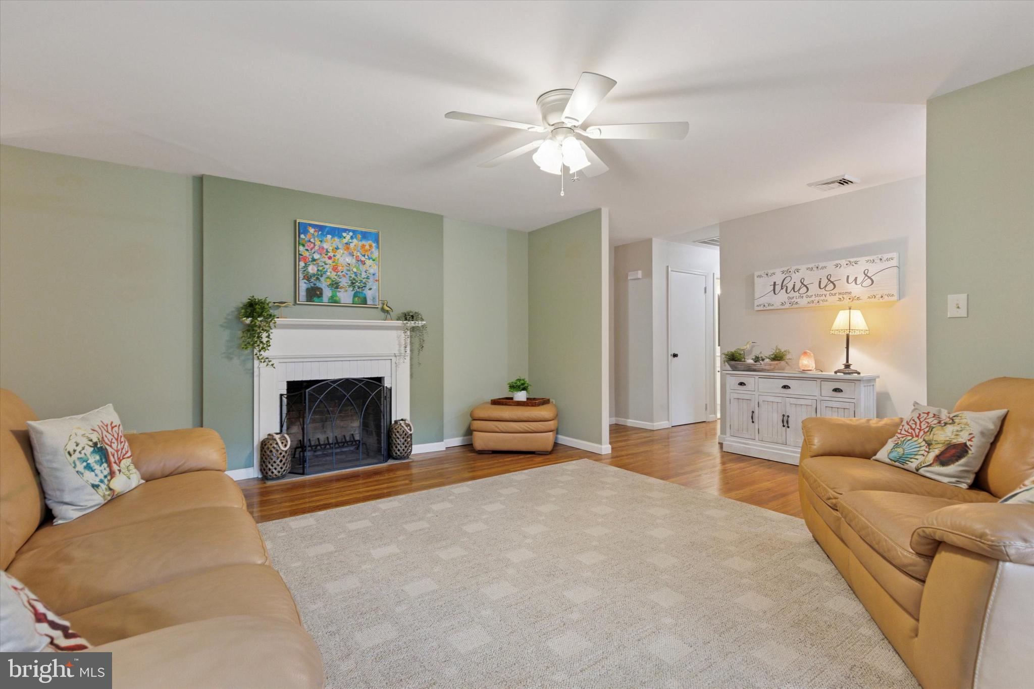 1043 BROOKFIELD CIRCLE