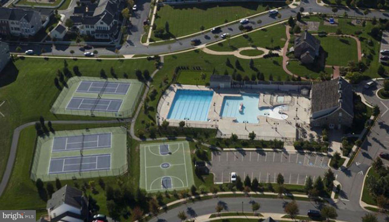 VILLAGES OF URBANA - Residential Lease