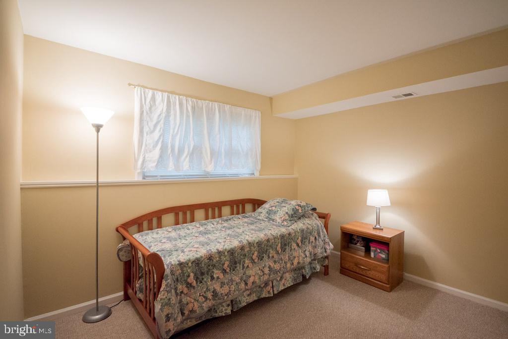 FRANKLIN GLEN - Residential Lease