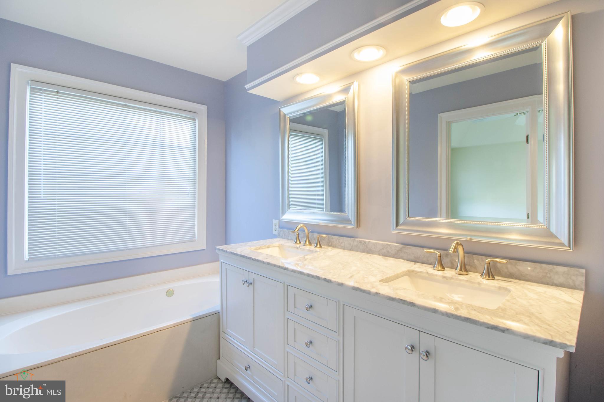 STONEGATE - Residential