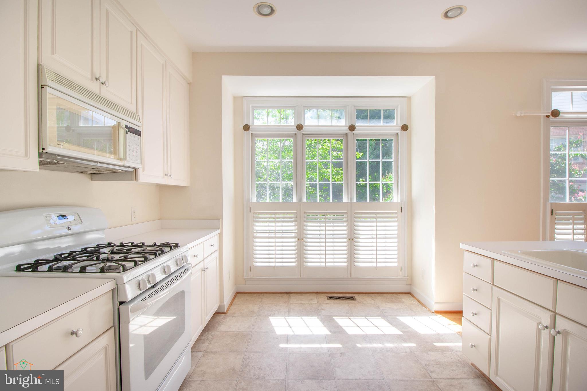 STONEGATE - Residential