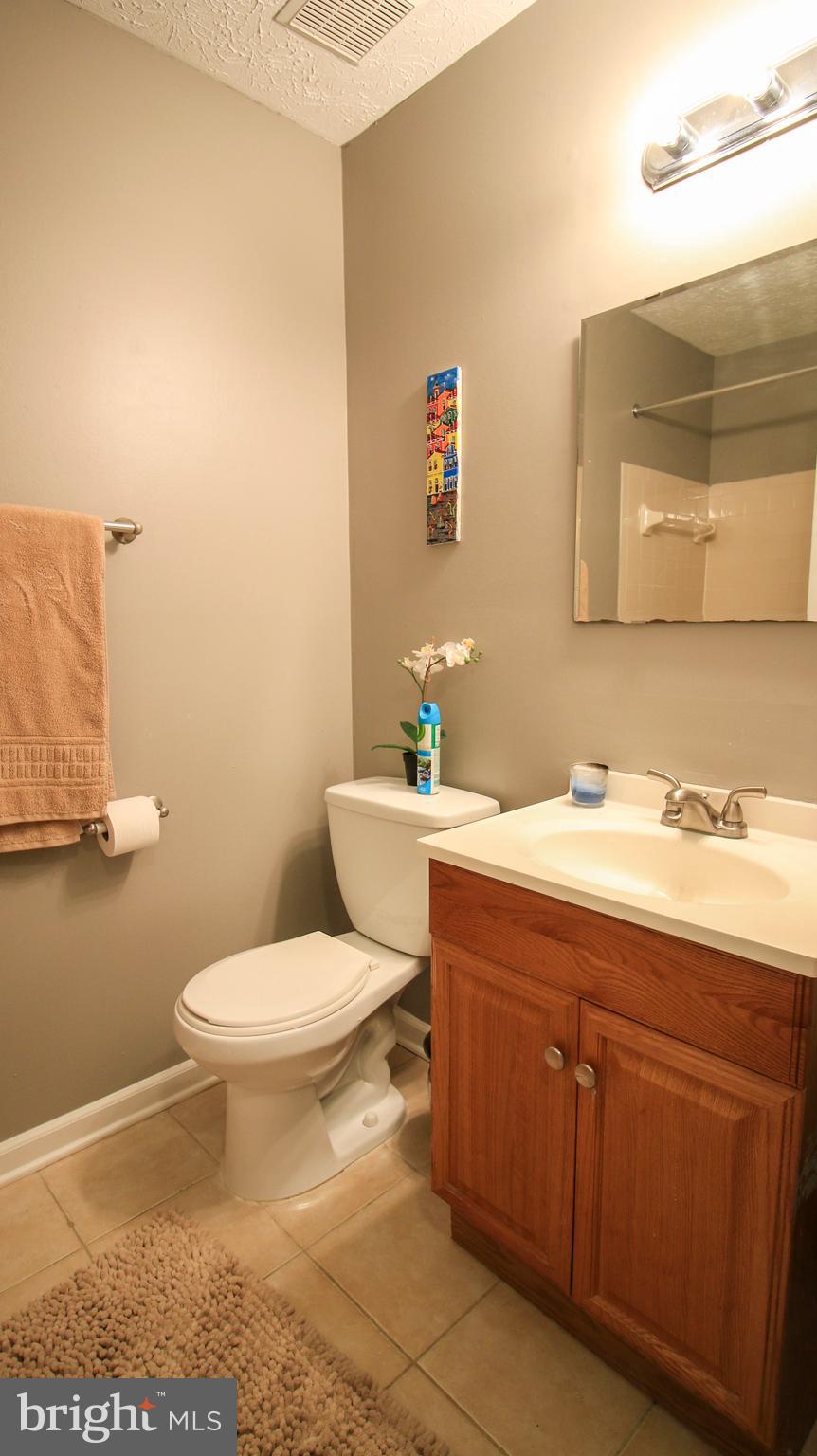 BEDFORD COMMONS - Residential Lease