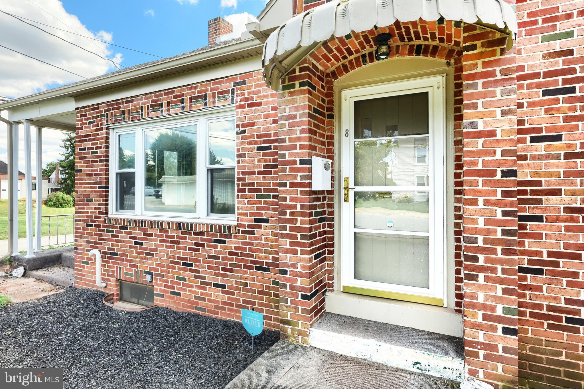 8 MAYFIELD STREET