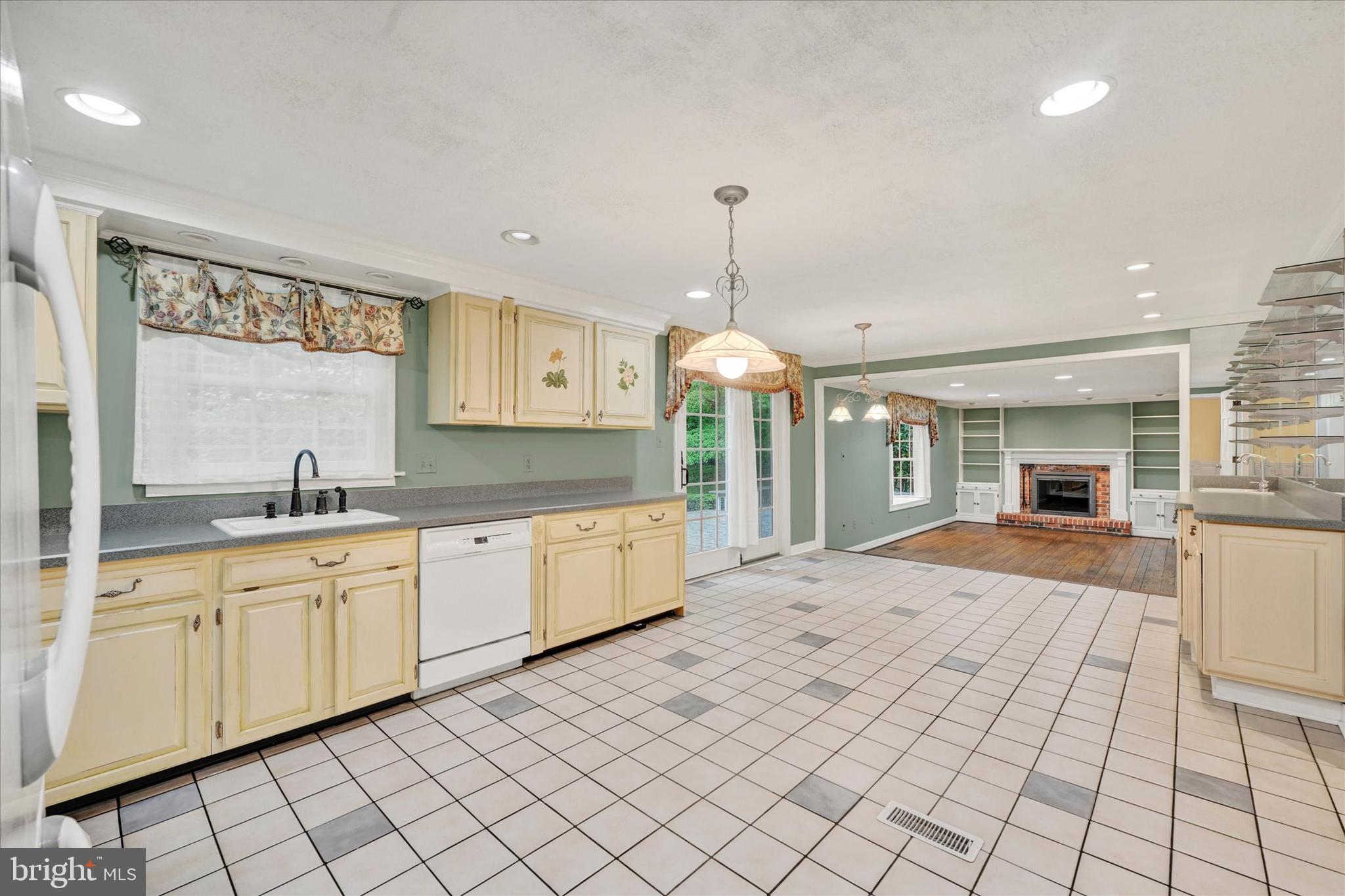 HERITAGE FARMS - Residential