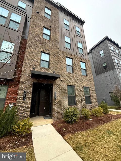 Property photo of 12905 Sunrise Ridge Alley 77, Herndon, VA 20171