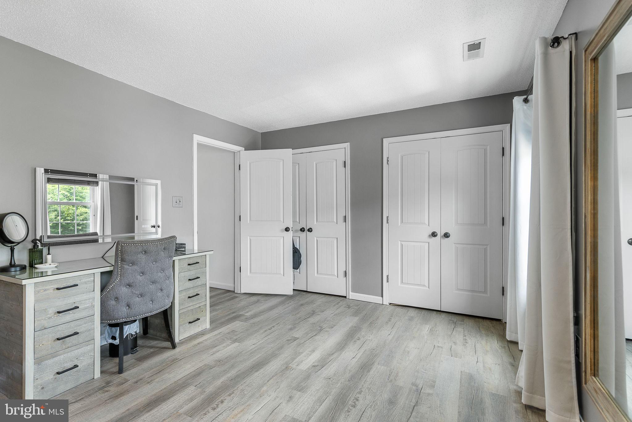 SUNNINGDALE MEADOWS - Residential