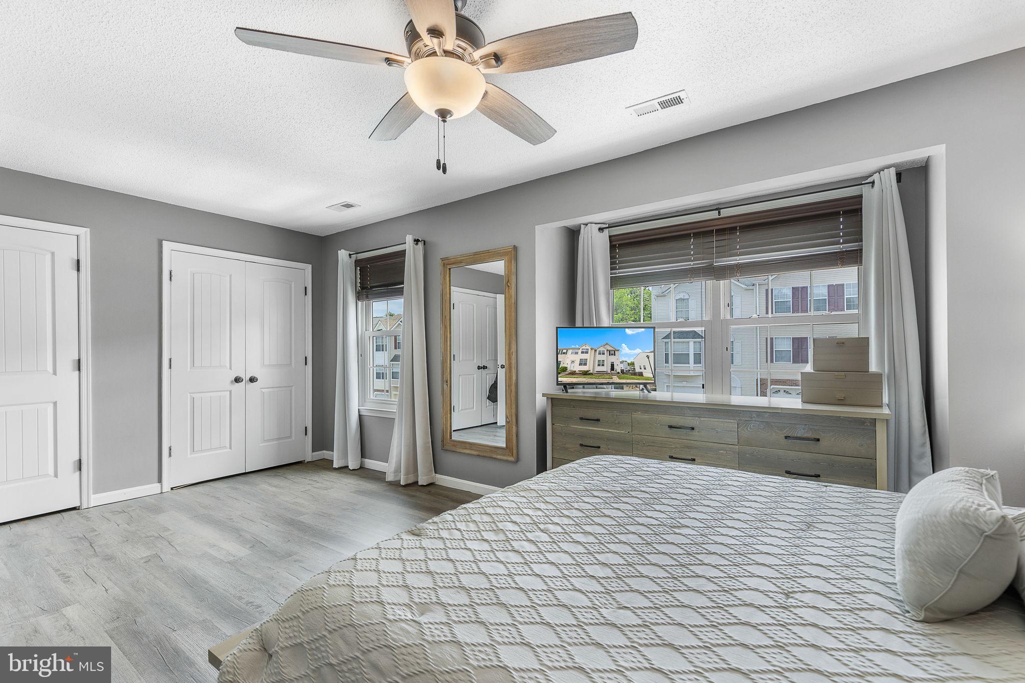 SUNNINGDALE MEADOWS - Residential