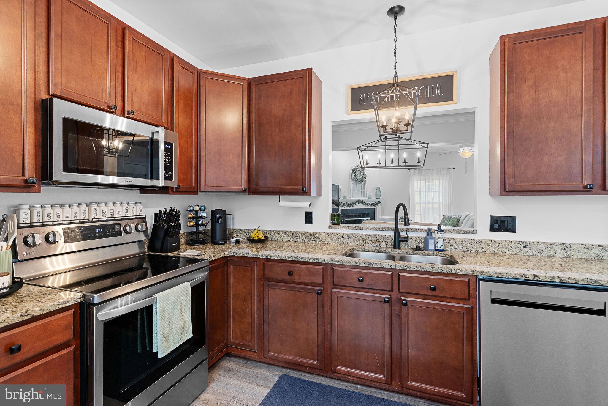 SUNNINGDALE MEADOWS - Residential