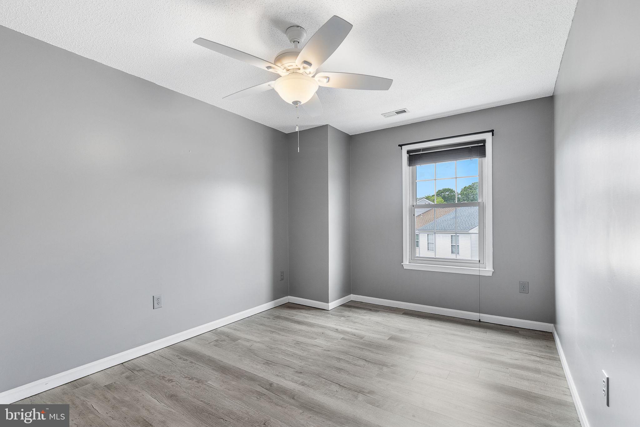 SUNNINGDALE MEADOWS - Residential