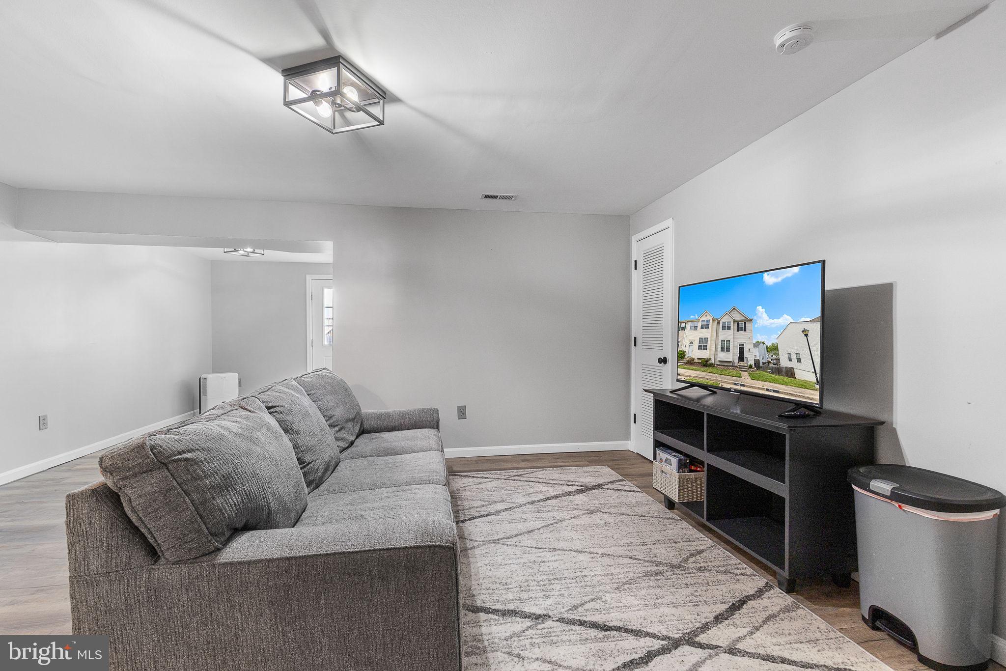 SUNNINGDALE MEADOWS - Residential