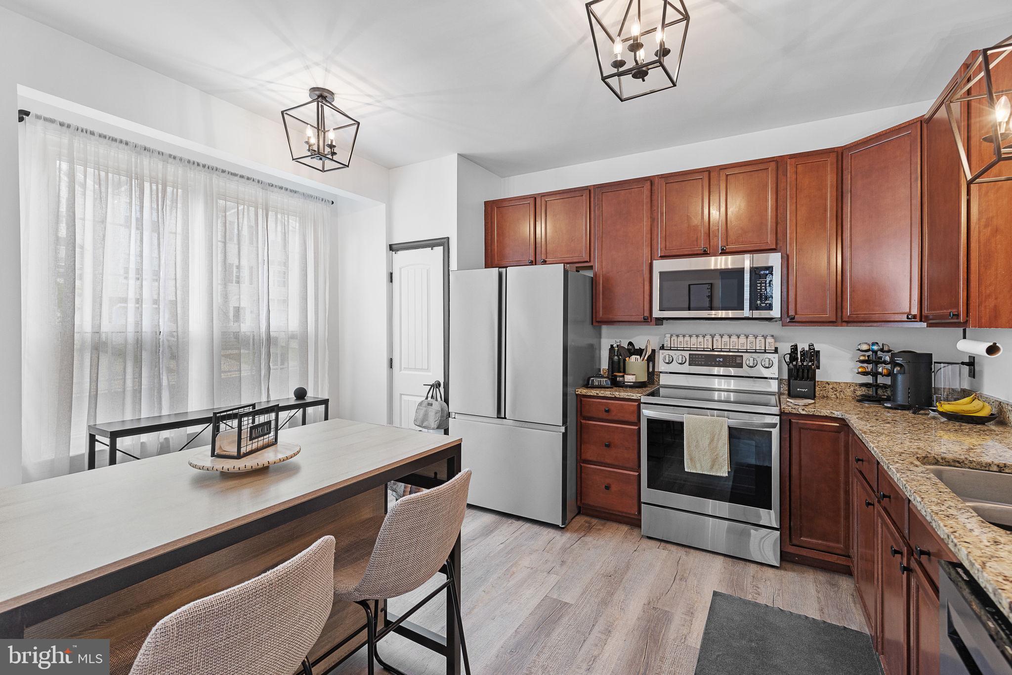 SUNNINGDALE MEADOWS - Residential