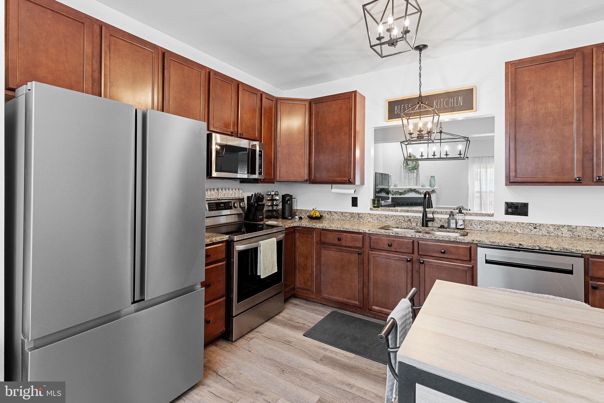 SUNNINGDALE MEADOWS - Residential