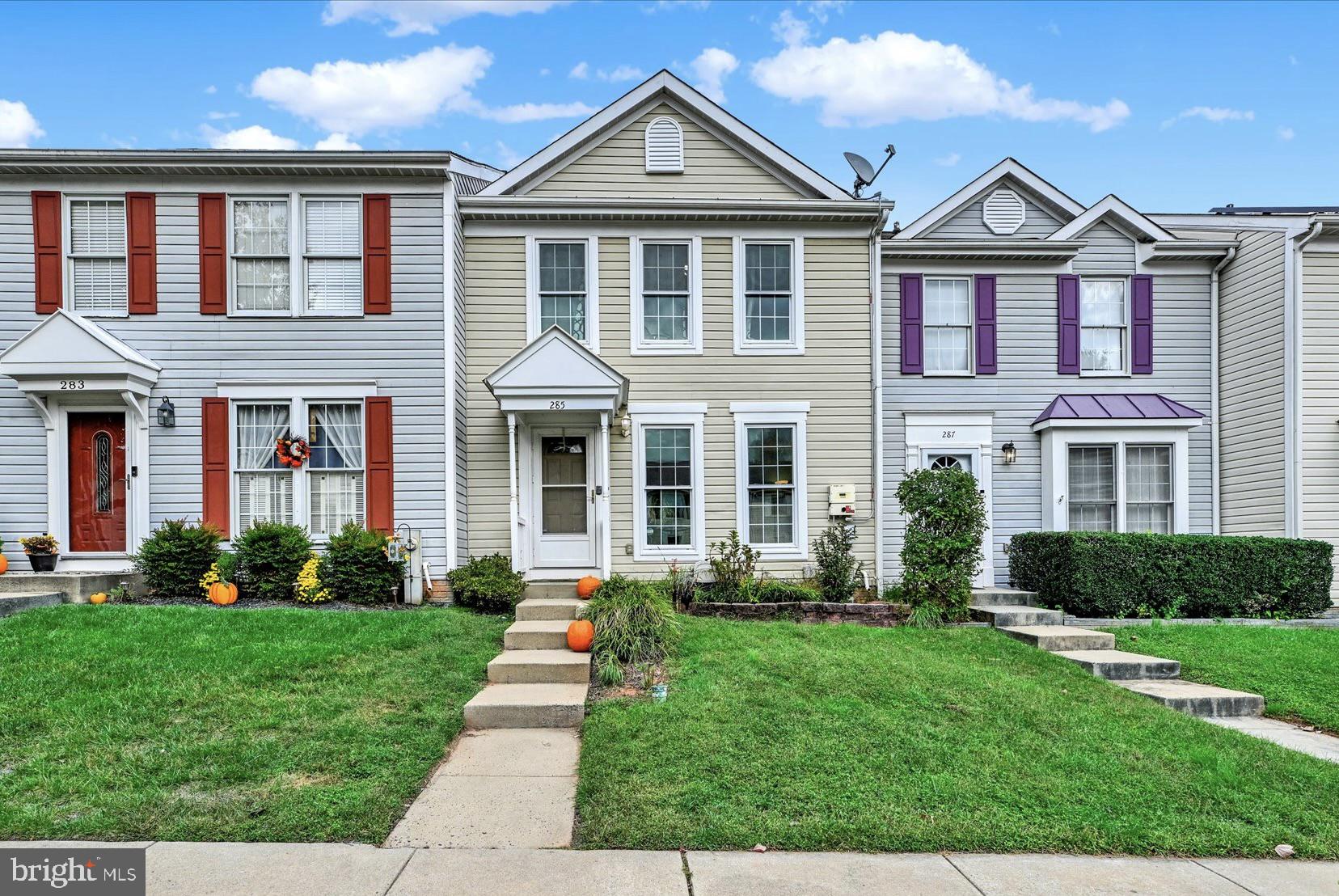 285 MAPLE WREATH COURT