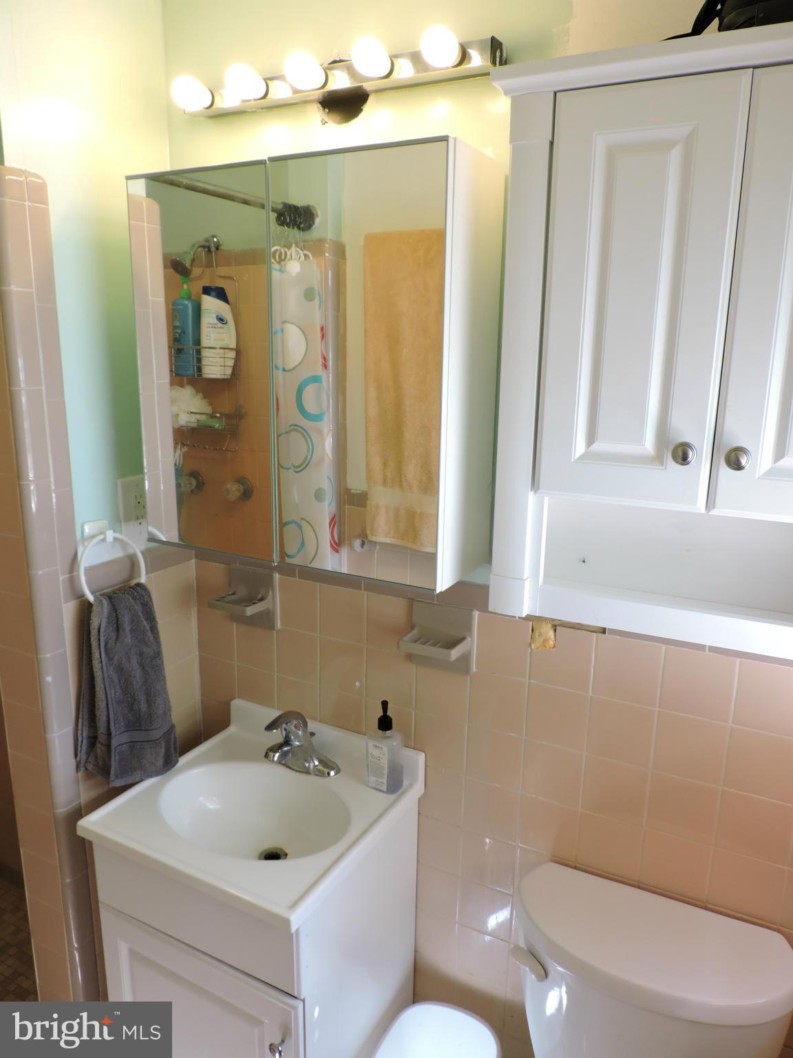 PEACOCK MANOR - Residential