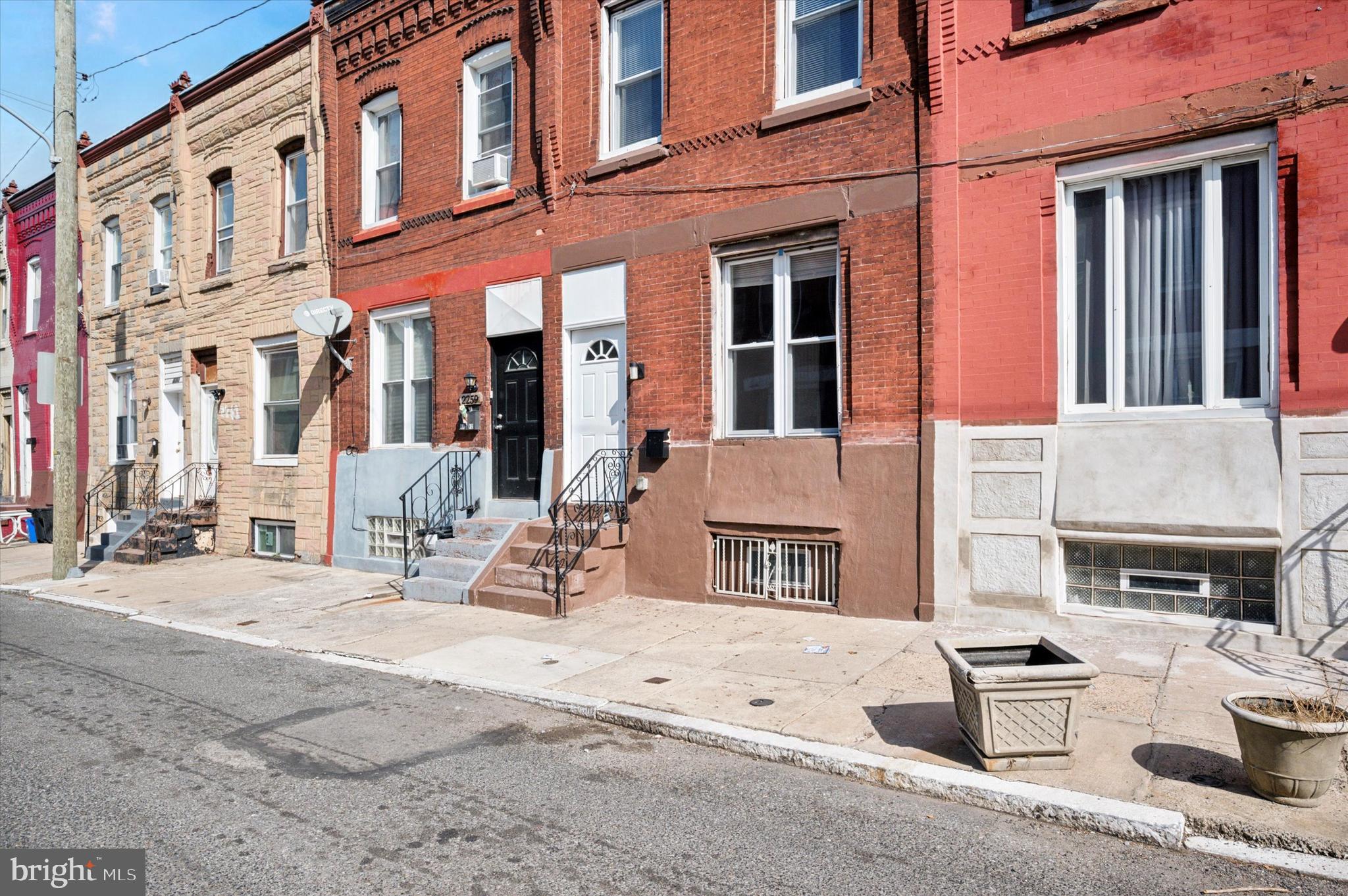 STRAWBERRY MANSION - Residential