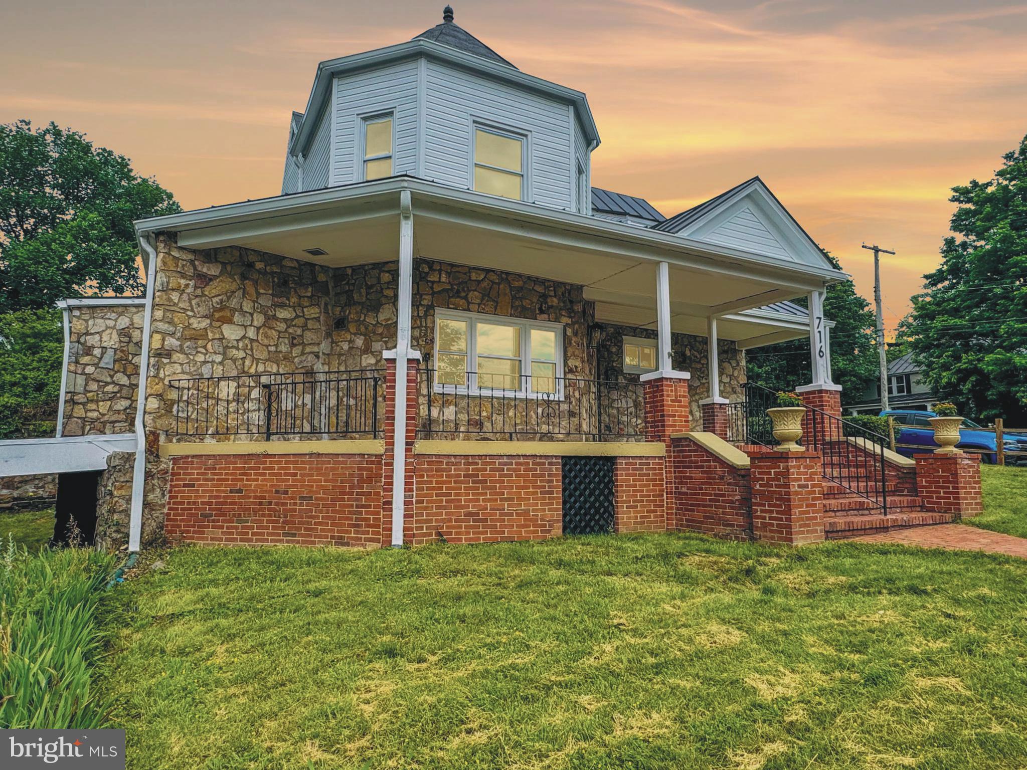 716 VILLA AVENUE