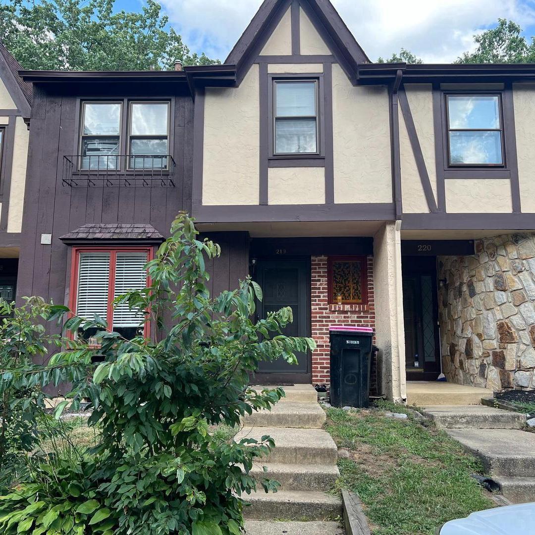 219 KEATS COURT