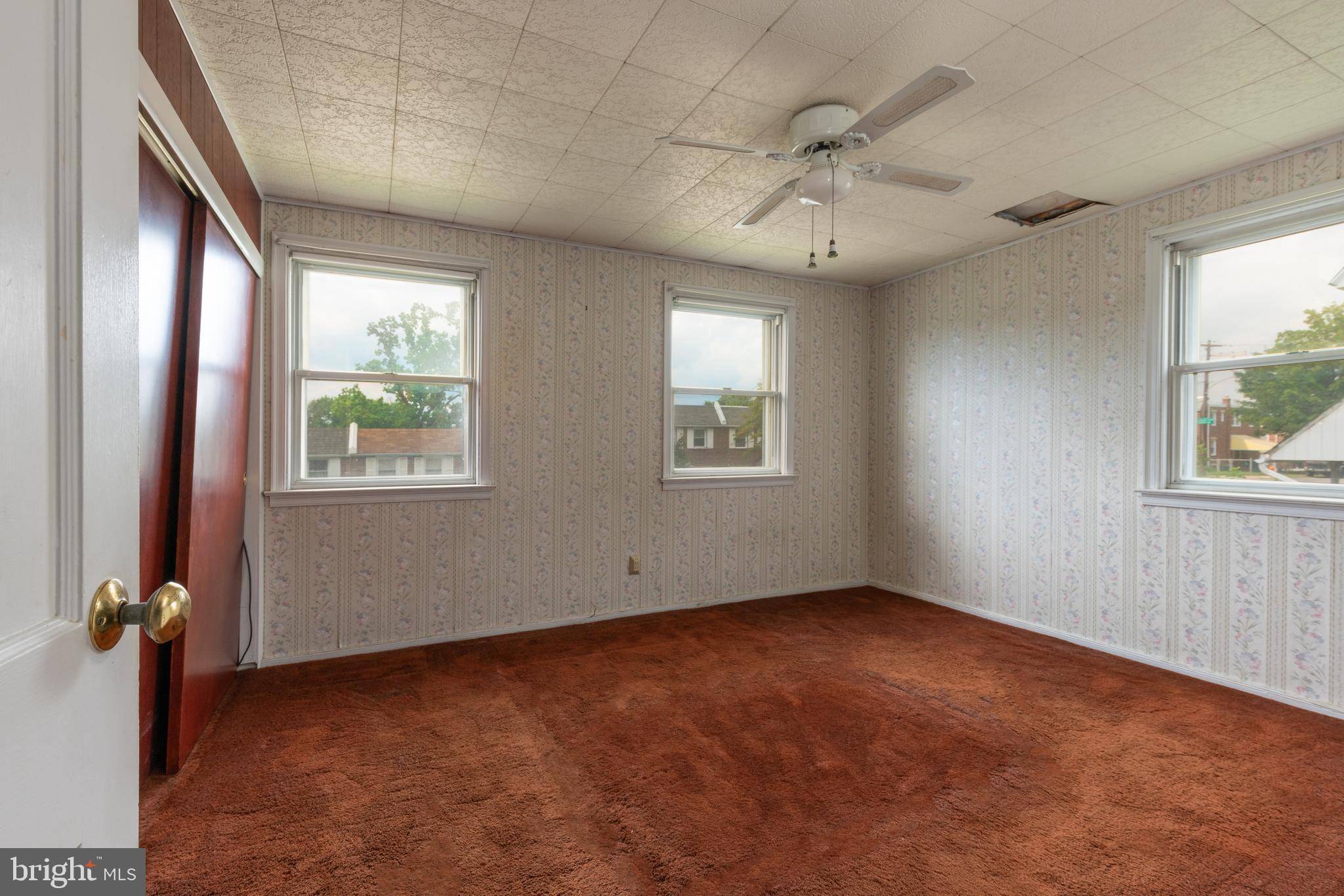 ROXBOROUGH - Residential