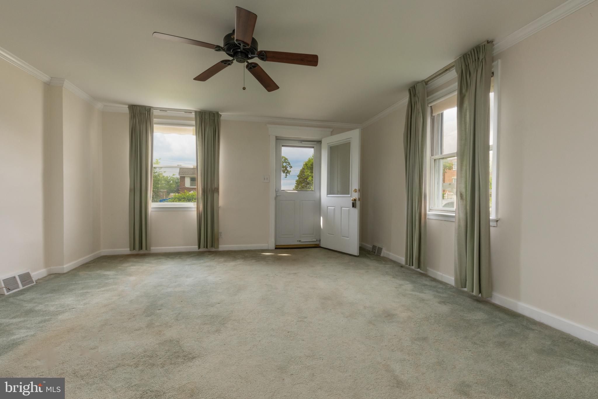 ROXBOROUGH - Residential