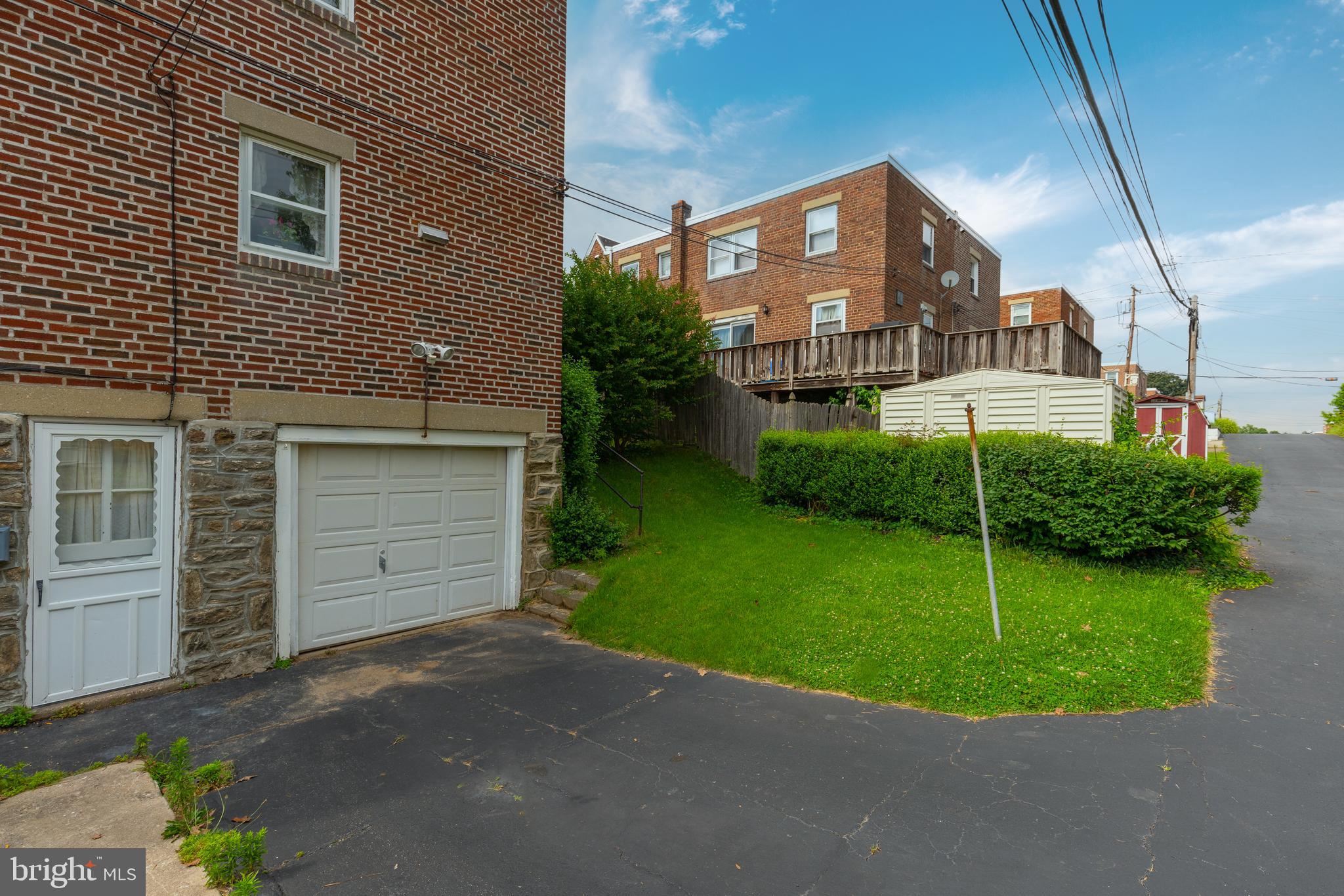 ROXBOROUGH - Residential