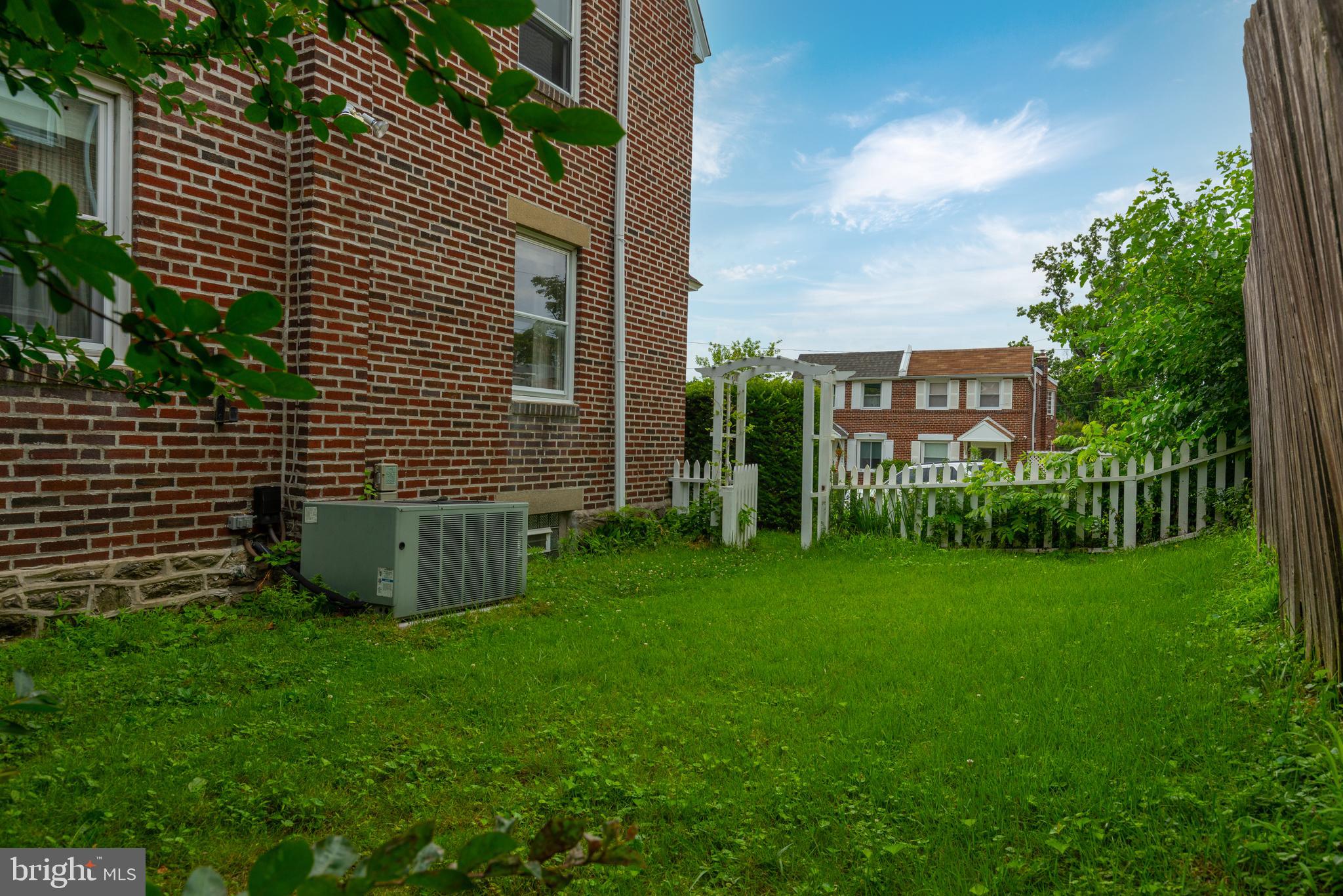 ROXBOROUGH - Residential