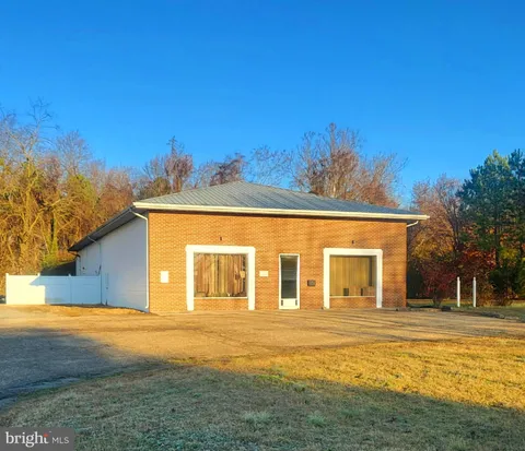 589 Main St, Warsaw, VA MLS: VARV2000268