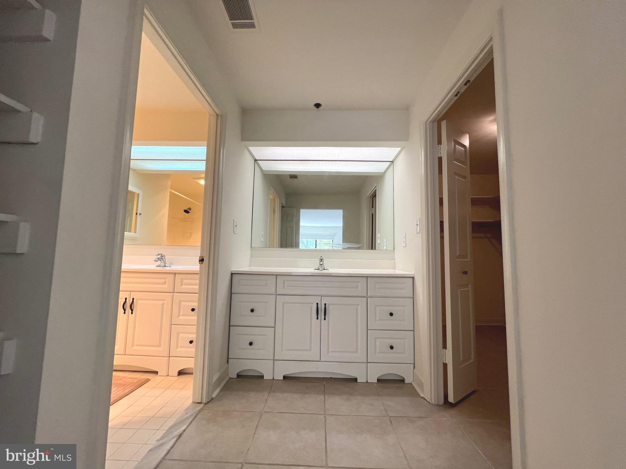 TOWSONGATE - Residential Lease