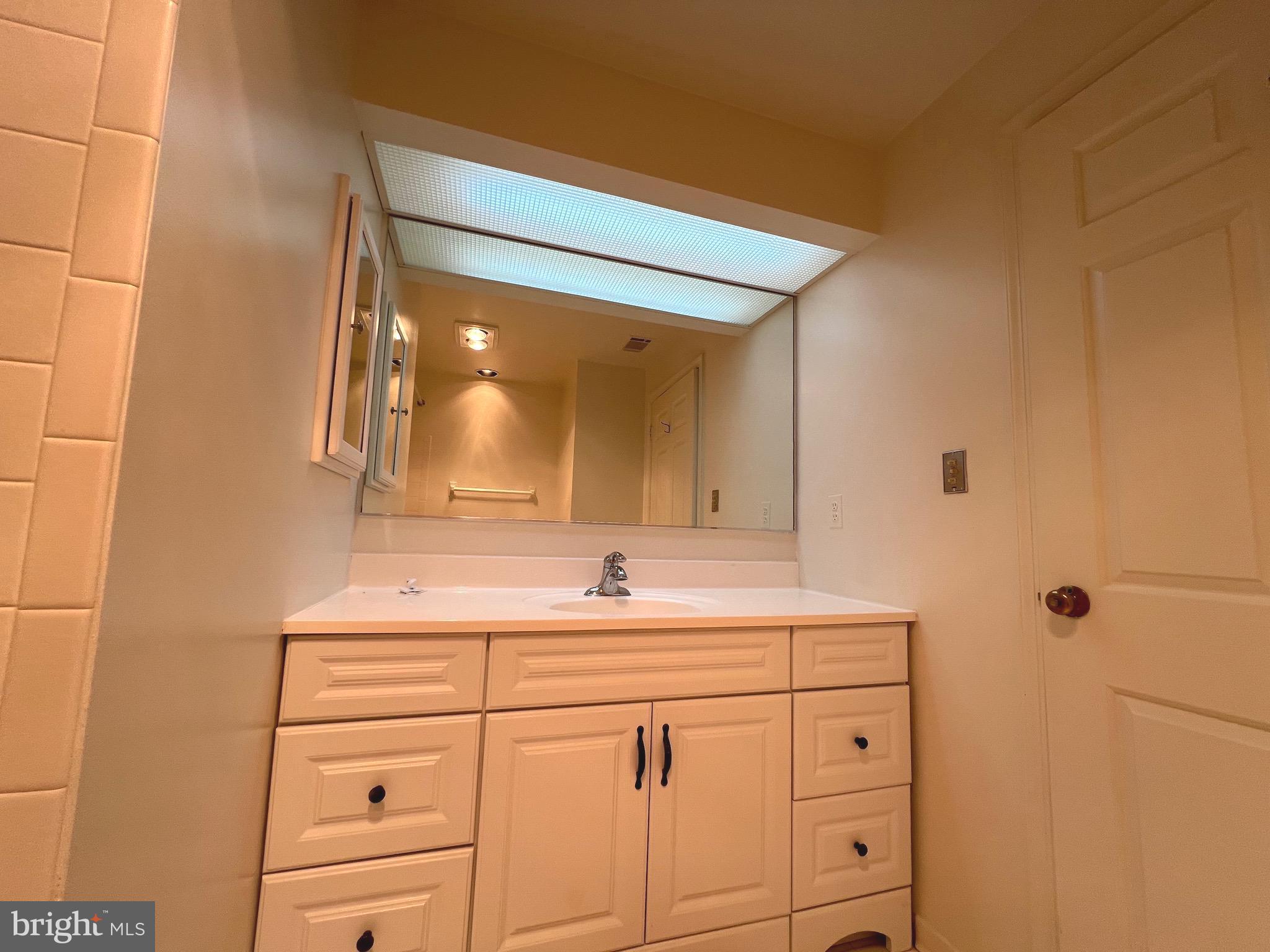 TOWSONGATE - Residential Lease