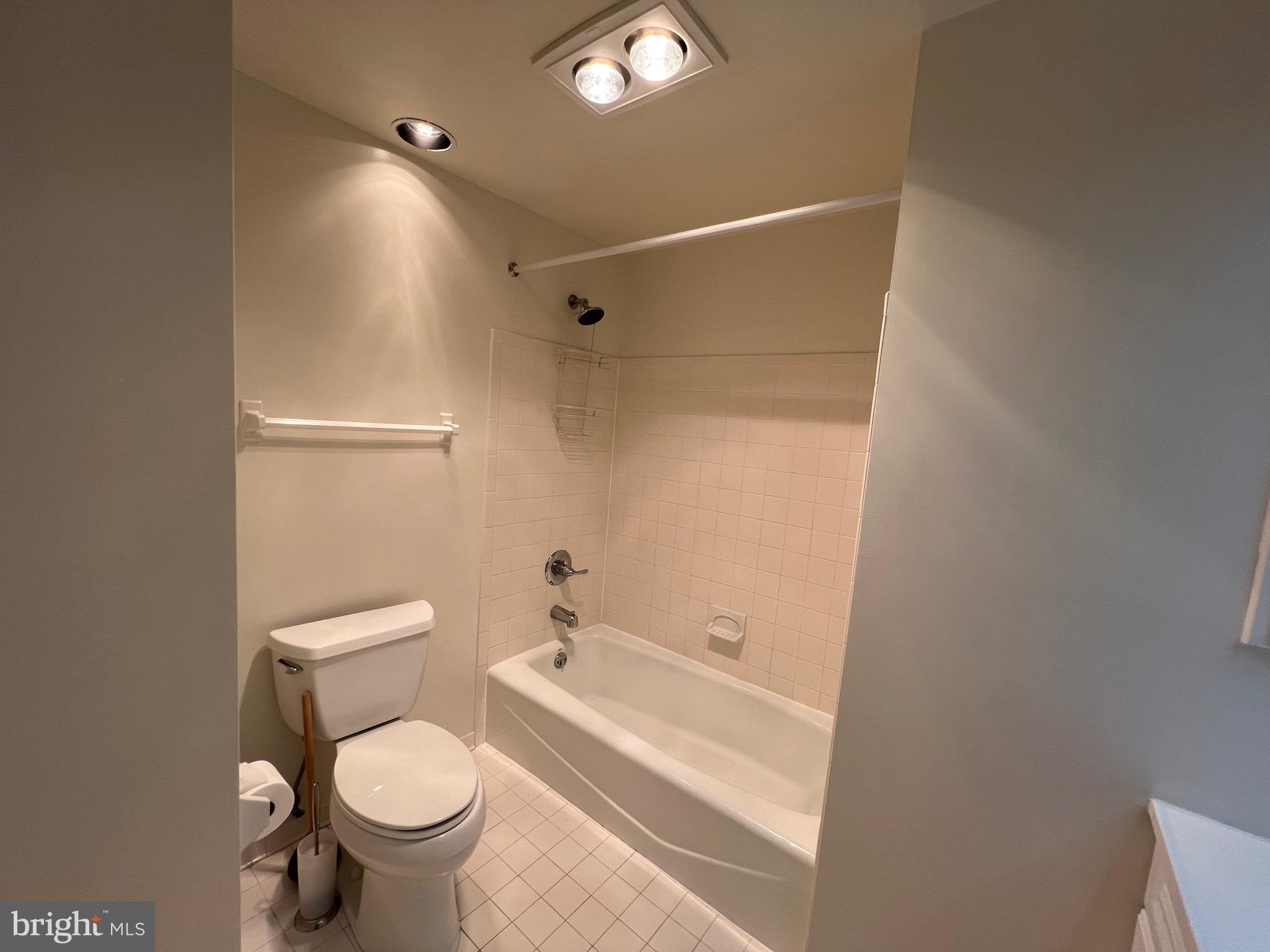 TOWSONGATE - Residential Lease