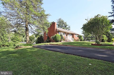 2337 HILL PLACE FALLS CHURCH VA 22043
