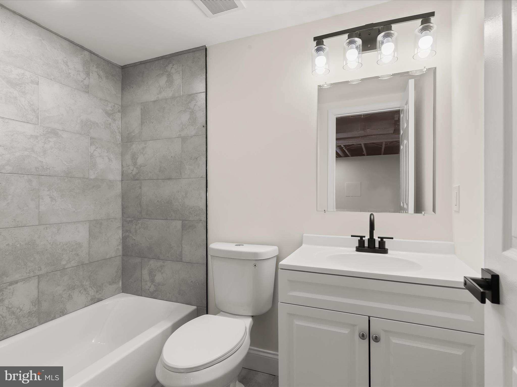 KINGS POINT - Residential