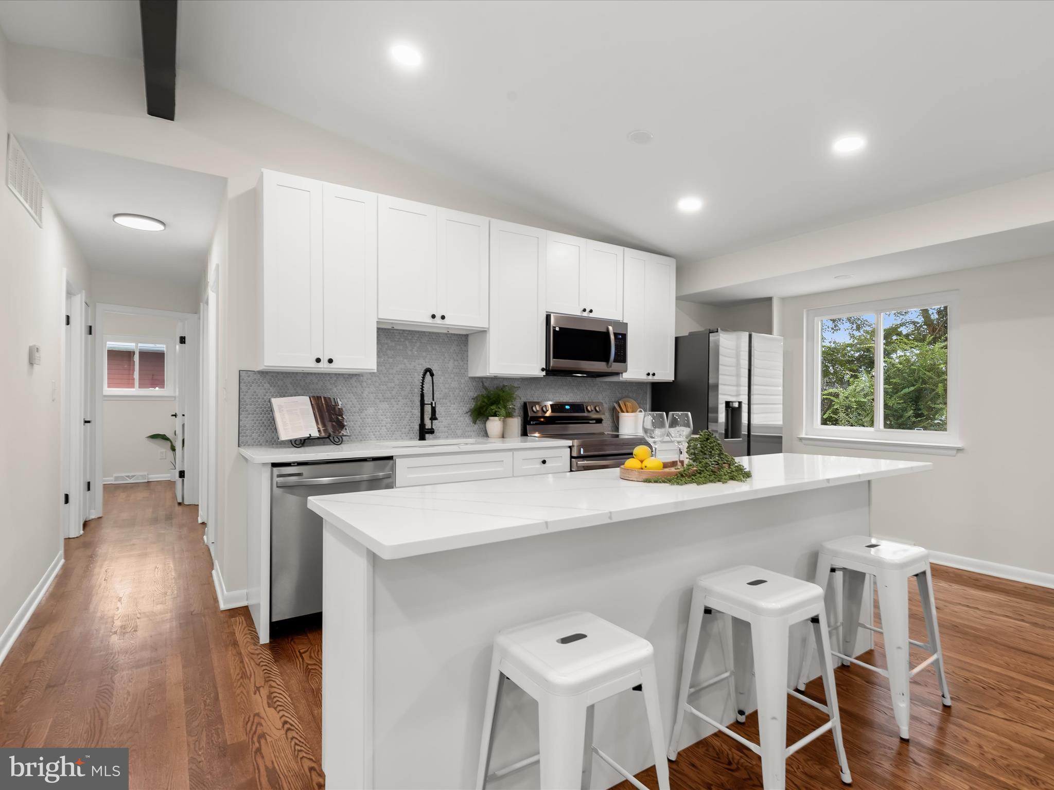 KINGS POINT - Residential