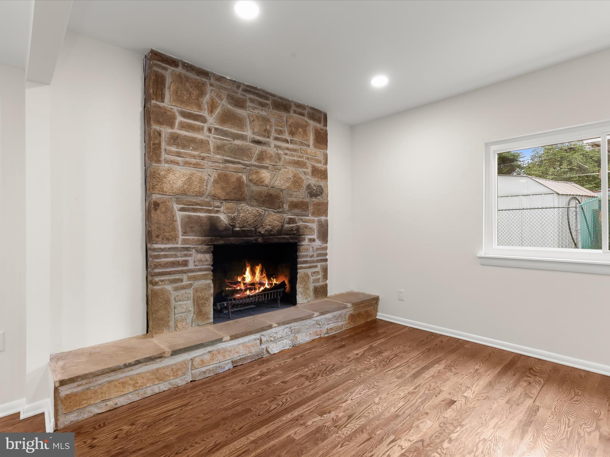 KINGS POINT - Residential