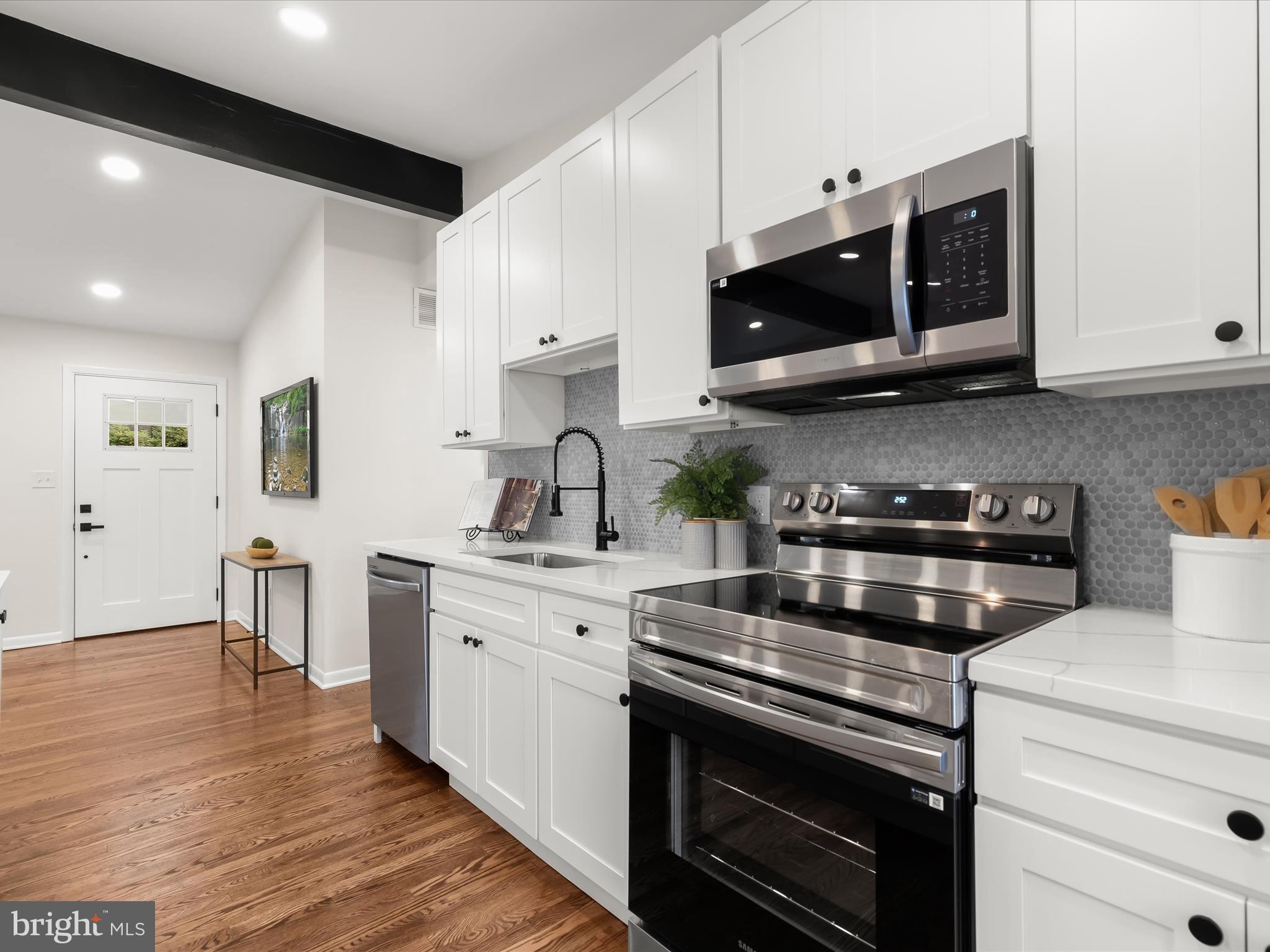 KINGS POINT - Residential