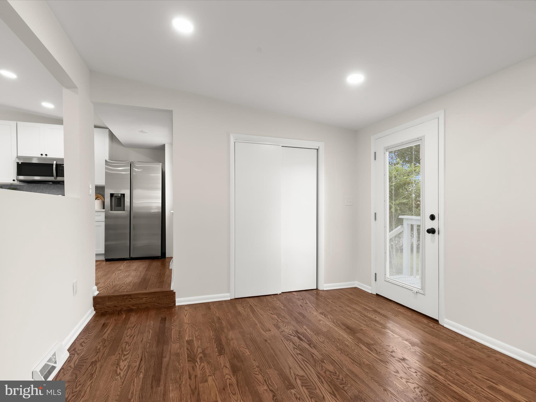 KINGS POINT - Residential