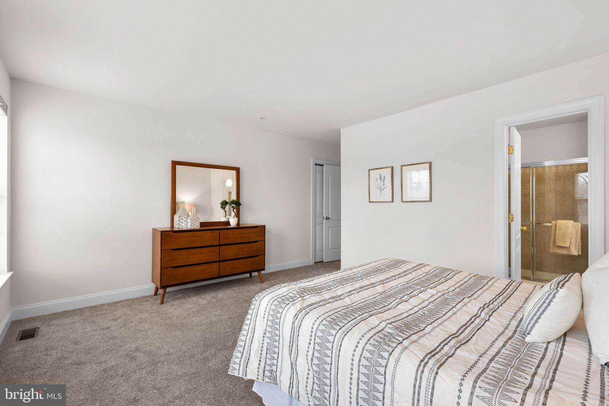 QUINCE ORCHARD PARK - Residential