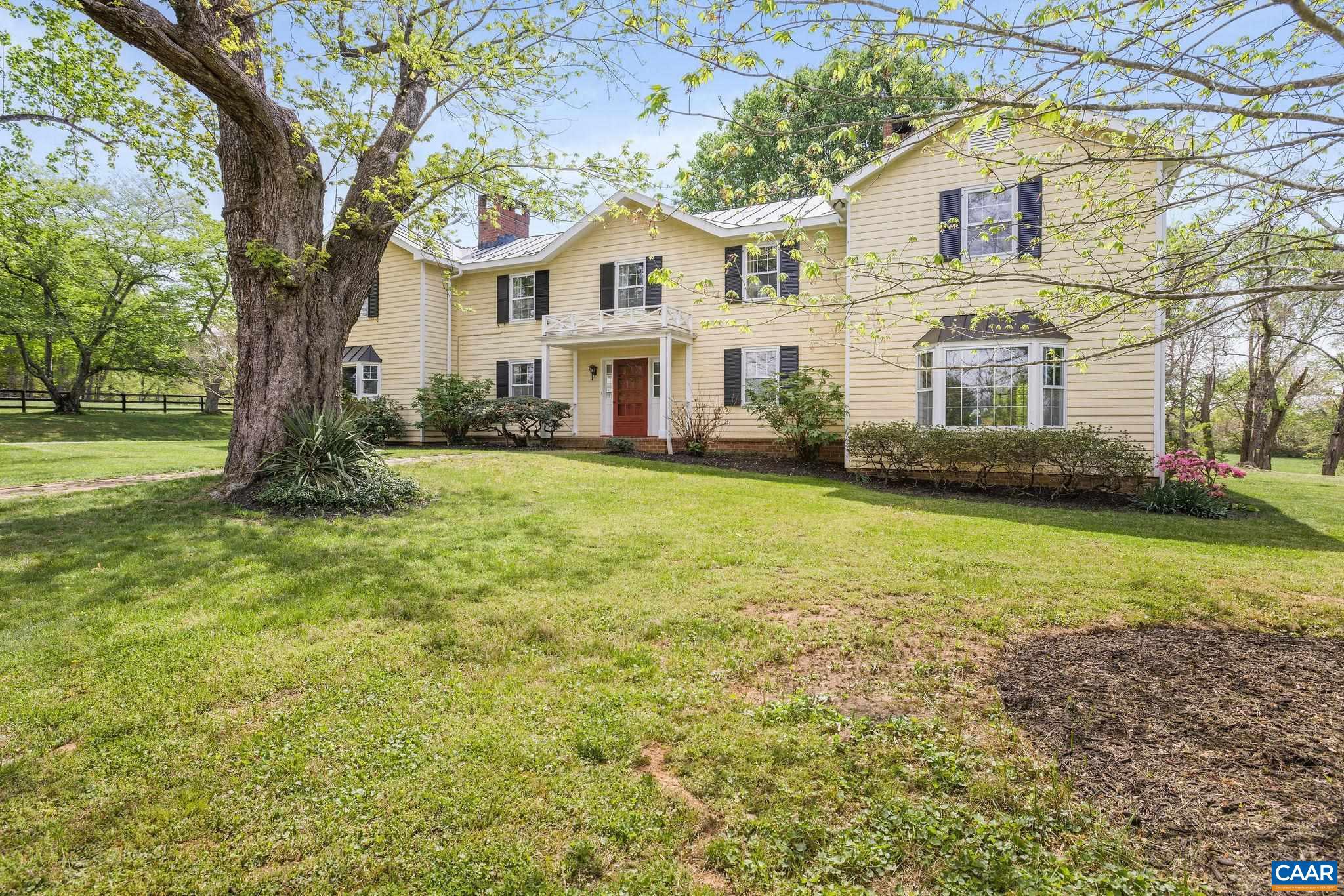 2176 LINDSAY RD