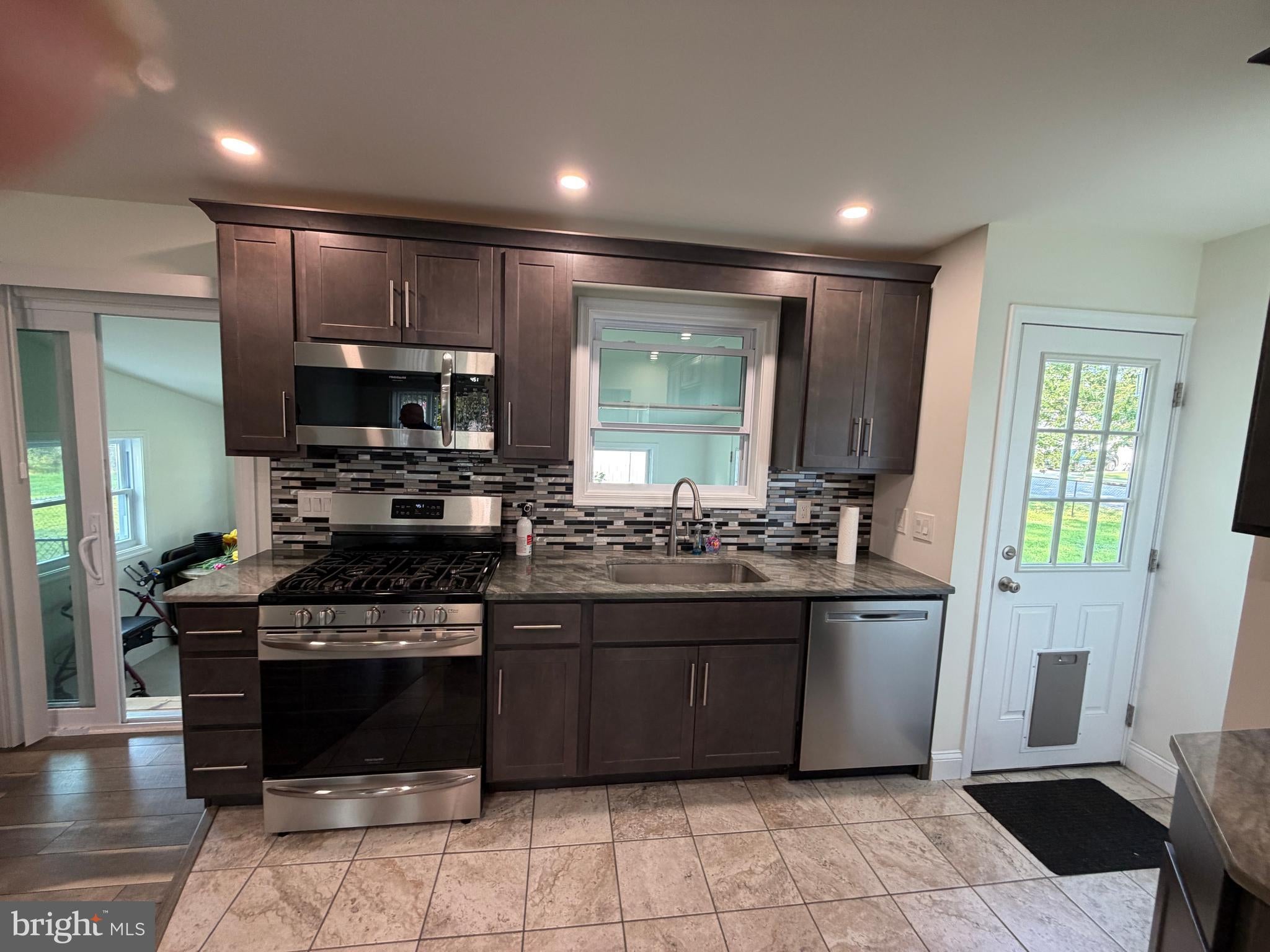 1141 ROBIN TERRACE