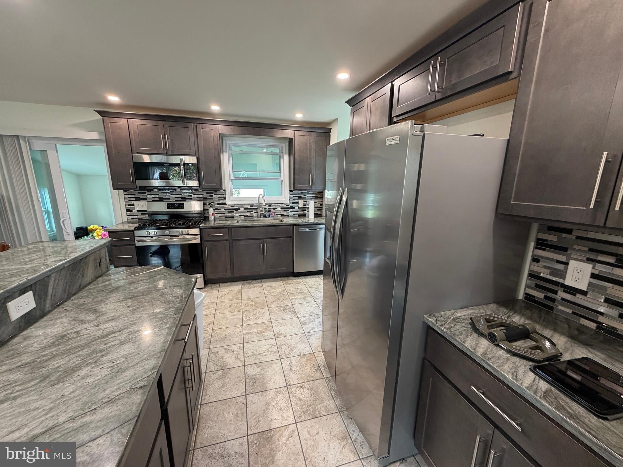 1141 ROBIN TERRACE