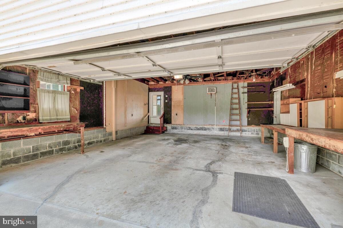 FISH HOOK ACRES - Residential