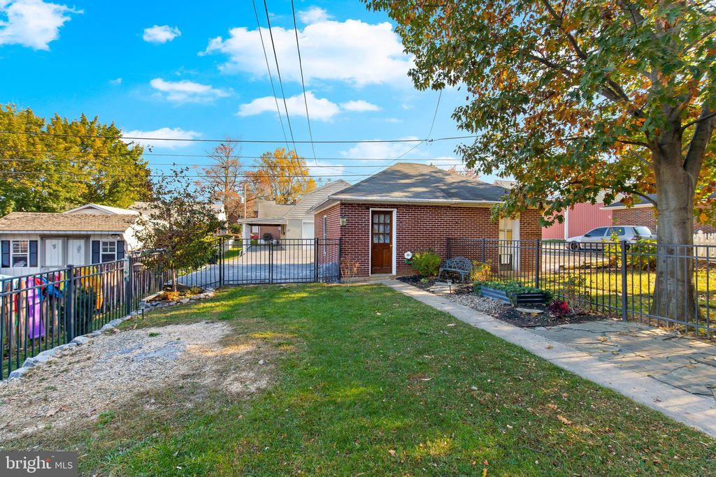 Photo of 22 Spruce Street, EPHRATA, PA 17522 (MLS # PALA2057446)