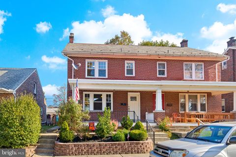 Photo of 22 Spruce Street, EPHRATA, PA 17522 (MLS # PALA2057446)